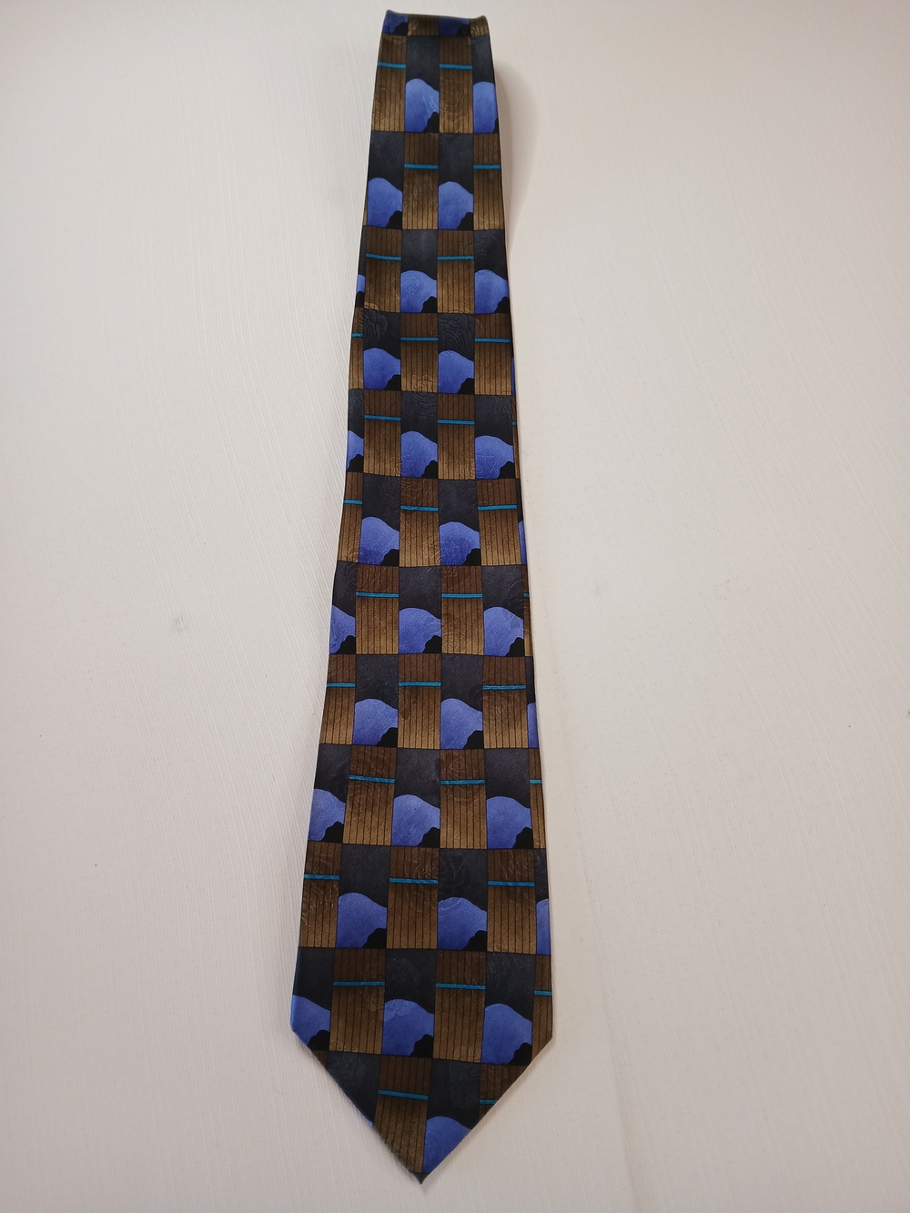Men's Blue and Brown Checker Tie - Sleek Patterned Necktie
